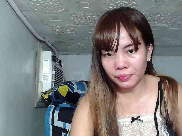 SweetKittyx22 webcam