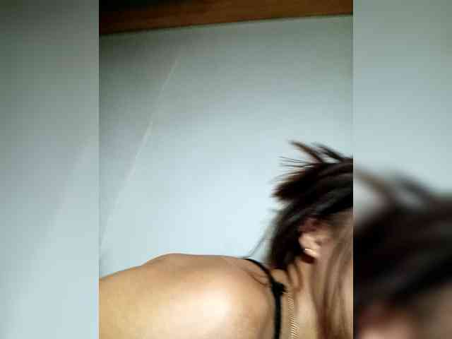 SweetKittyx22 webcam