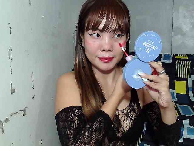 SweetKittyx22 webcam