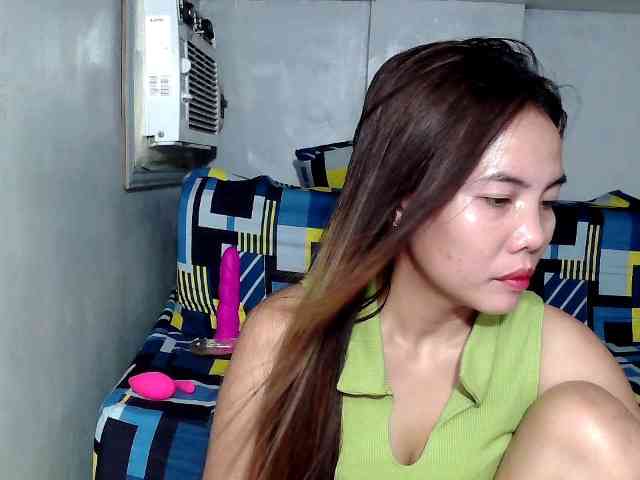 SweetKittyx22 webcam