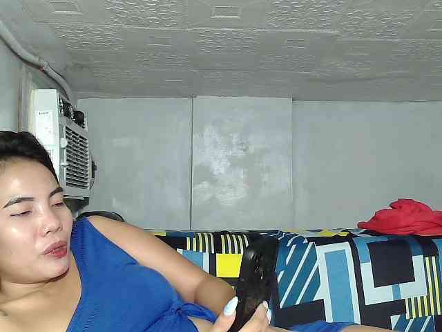 SweetKittyx22 webcam