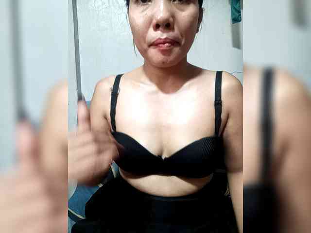 SweetKittyx22 webcam