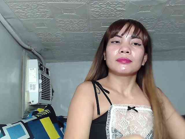 SweetKittyx22 webcam