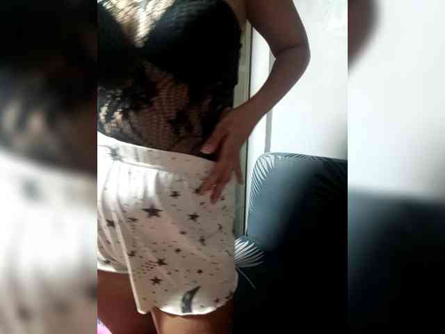 SweetKittyx22 webcam