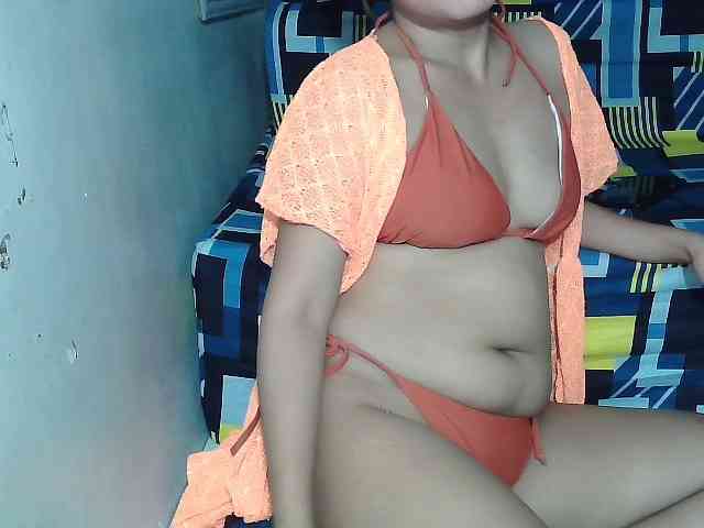 SweetKittyx22 webcam