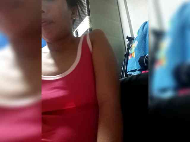 SweetKittyx22 webcam