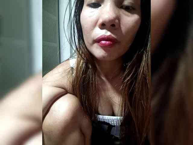 SweetKittyx22 webcam