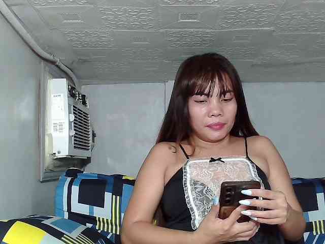 SweetKittyx22 webcam