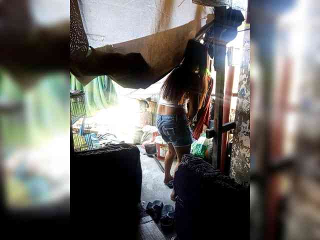 SweetKittyx22 webcam