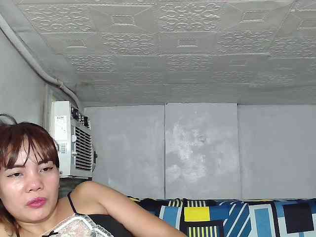 SweetKittyx22 webcam