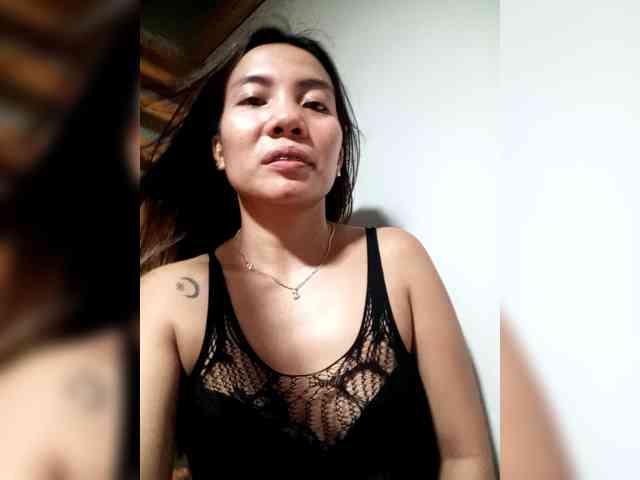 SweetKittyx22 webcam