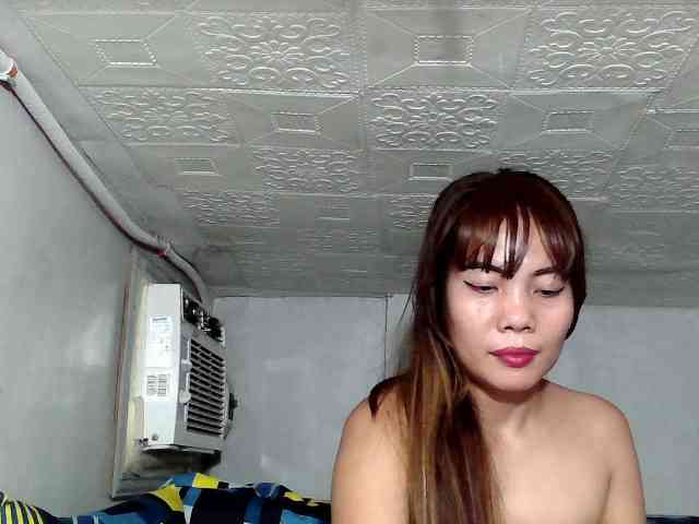 SweetKittyx22 webcam