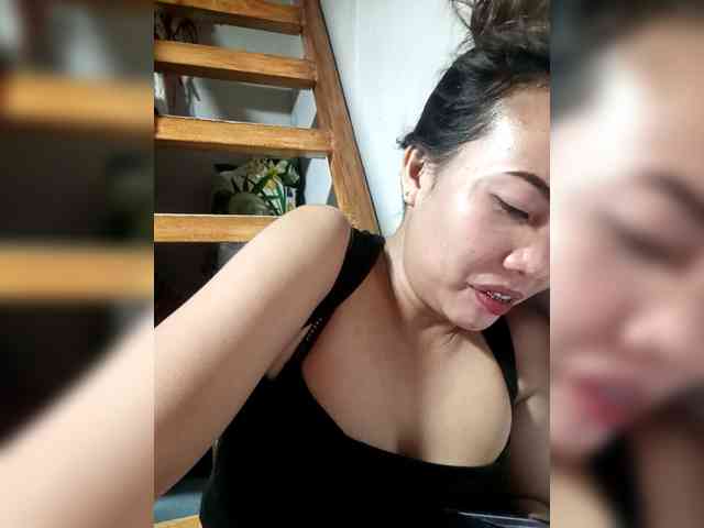 SweetKittyx22 webcam