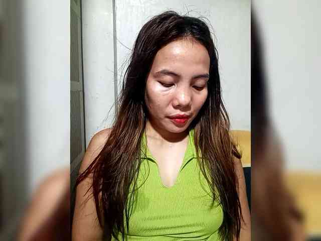 SweetKittyx22 webcam