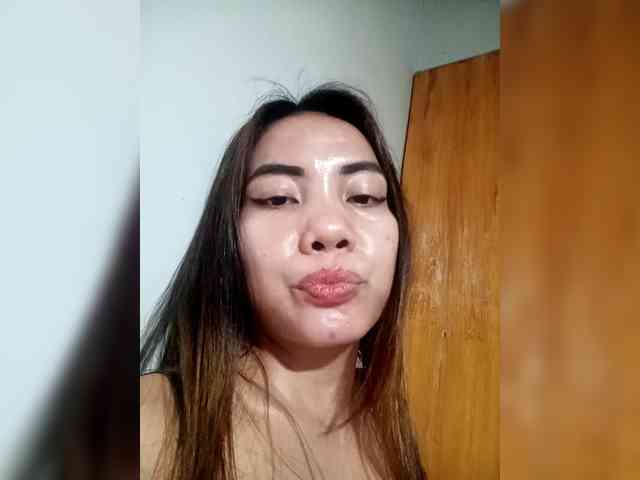 SweetKittyx22 webcam