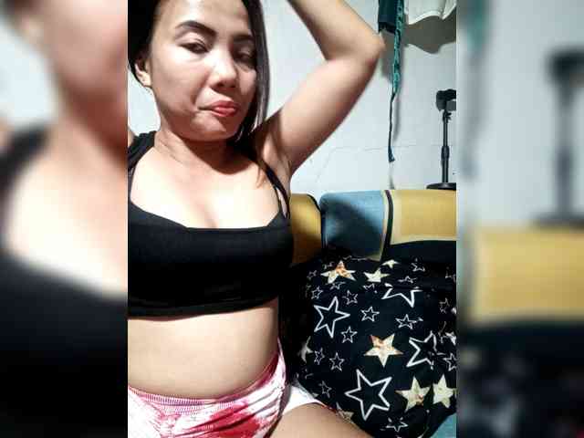 SweetKittyx22 webcam