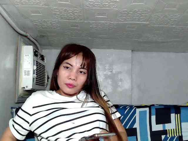 SweetKittyx22 webcam