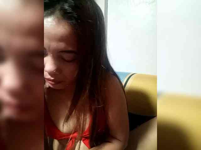 SweetKittyx22 webcam