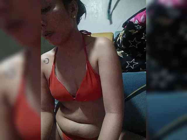 SweetKittyx22 webcam