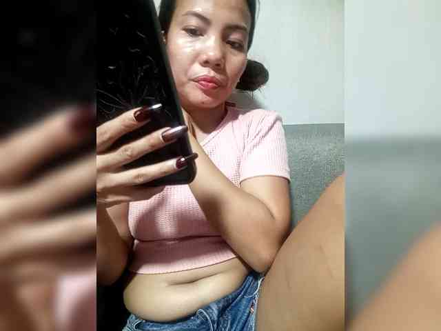 SweetKittyx22 webcam