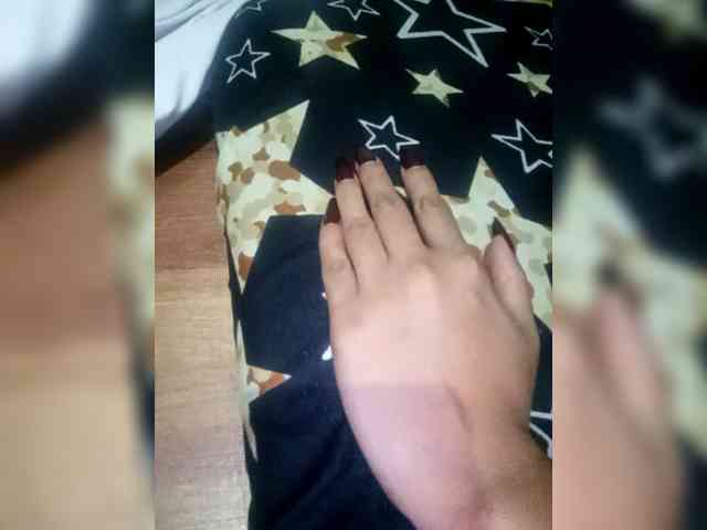 SweetKittyx22 webcam