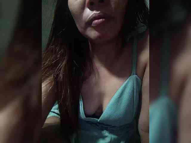 SweetKittyx22 webcam