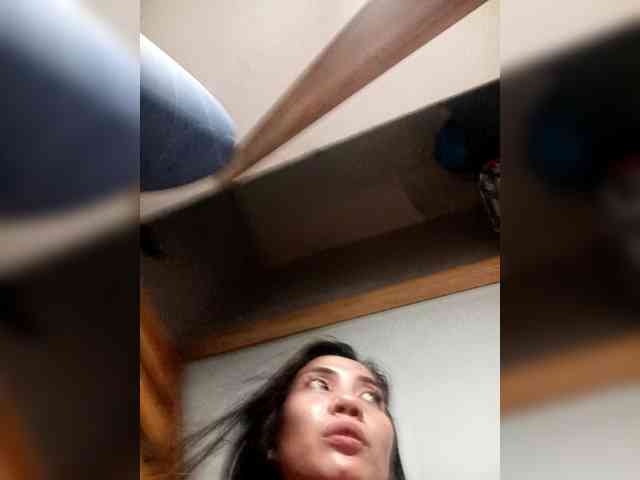 SweetKittyx22 webcam