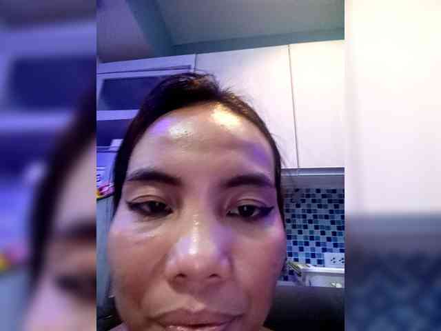 SweetKittyx22 webcam