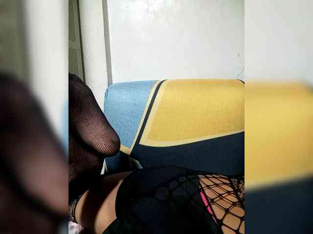 SweetKittyx22 webcam