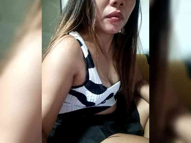 SweetKittyx22 webcam