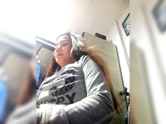 SweetKittyx22 webcam