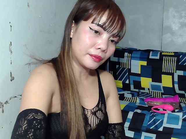 SweetKittyx22 webcam