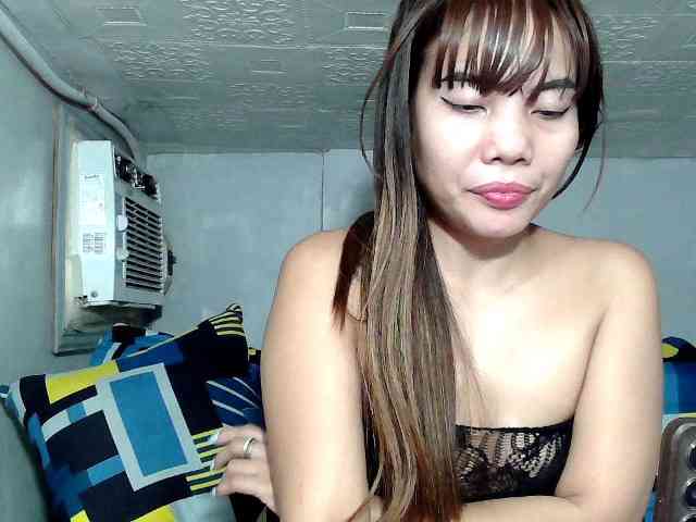 SweetKittyx22 webcam