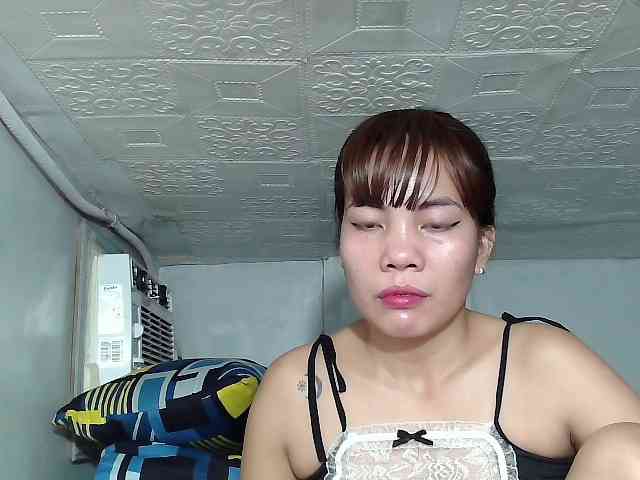 SweetKittyx22 webcam