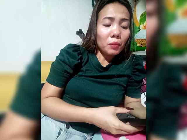 SweetKittyx22 webcam