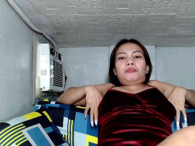 SweetKittyx22 webcam