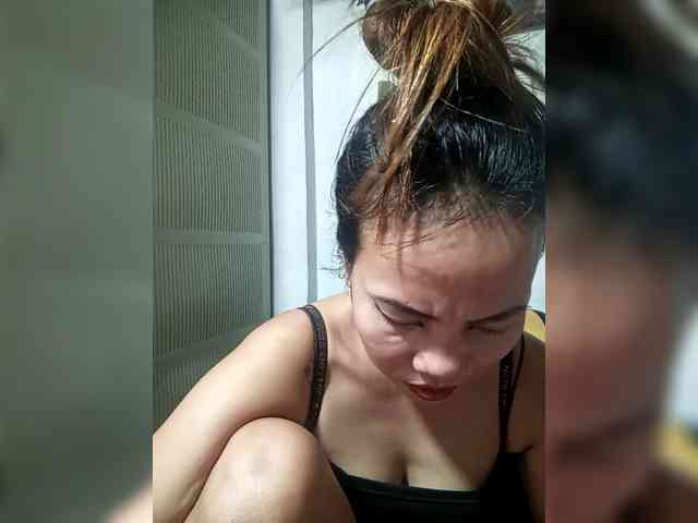 SweetKittyx22 webcam