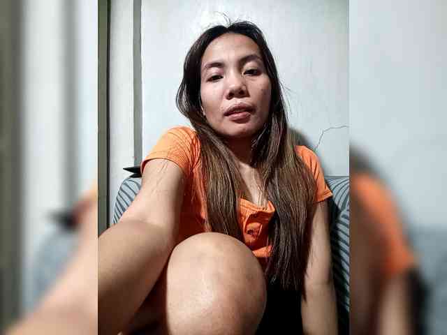 SweetKittyx22 webcam