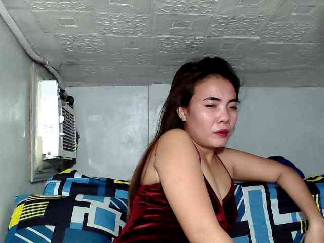 SweetKittyx22 webcam