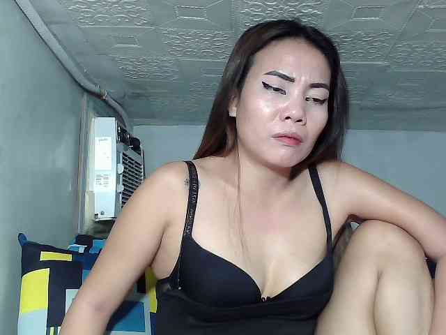 SweetKittyx22 webcam