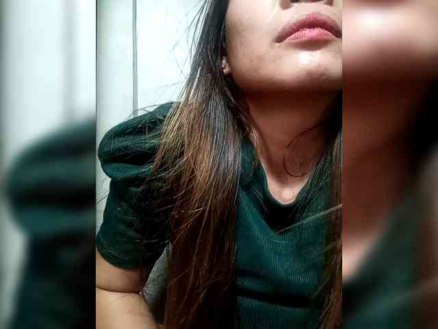 SweetKittyx22 webcam