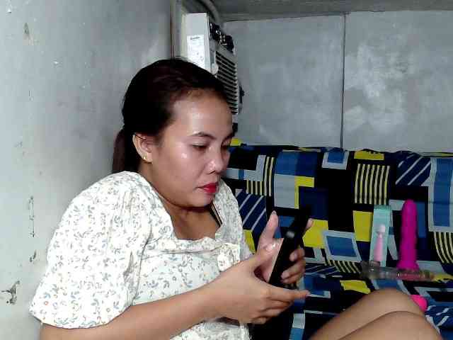 SweetKittyx22 webcam