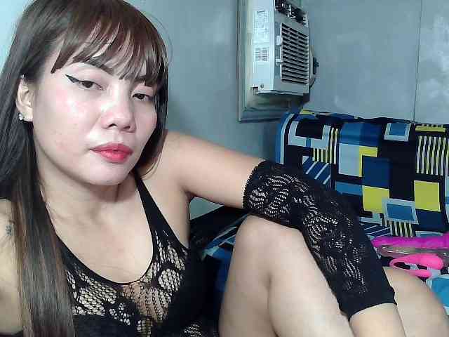 SweetKittyx22 webcam