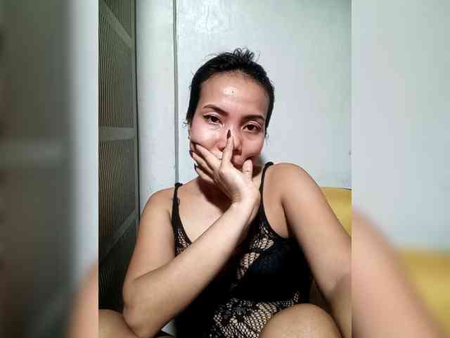 SweetKittyx22 webcam