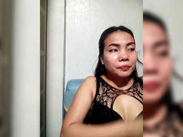 SweetKittyx22 webcam