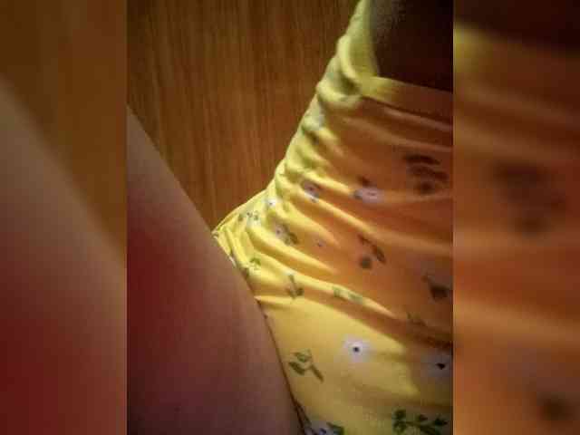 SweetKittyx22 webcam