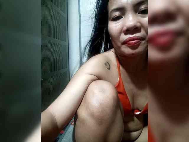 SweetKittyx22 webcam