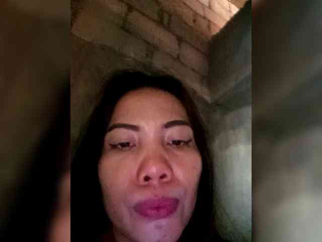 SweetKittyx22 webcam