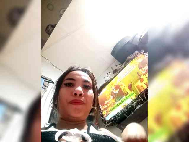 SweetKittyx22 webcam