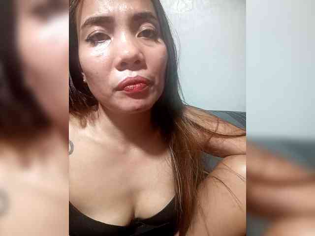 SweetKittyx22 webcam